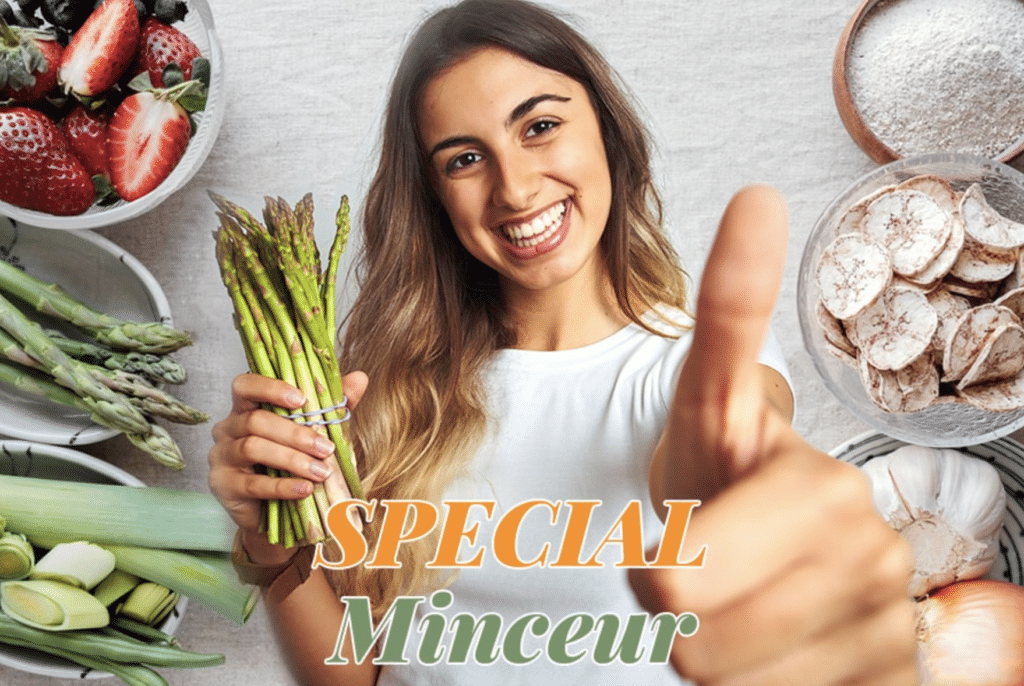 Femme souriante tenant des asperges illustrant des astuces minceur naturelles pour perdre du poids et retrouver la ligne